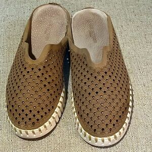 Isle Jacobsen Tulip Slip On Mules Women Size 41